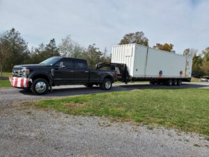 Truck Trailer: Canadian International Logistics